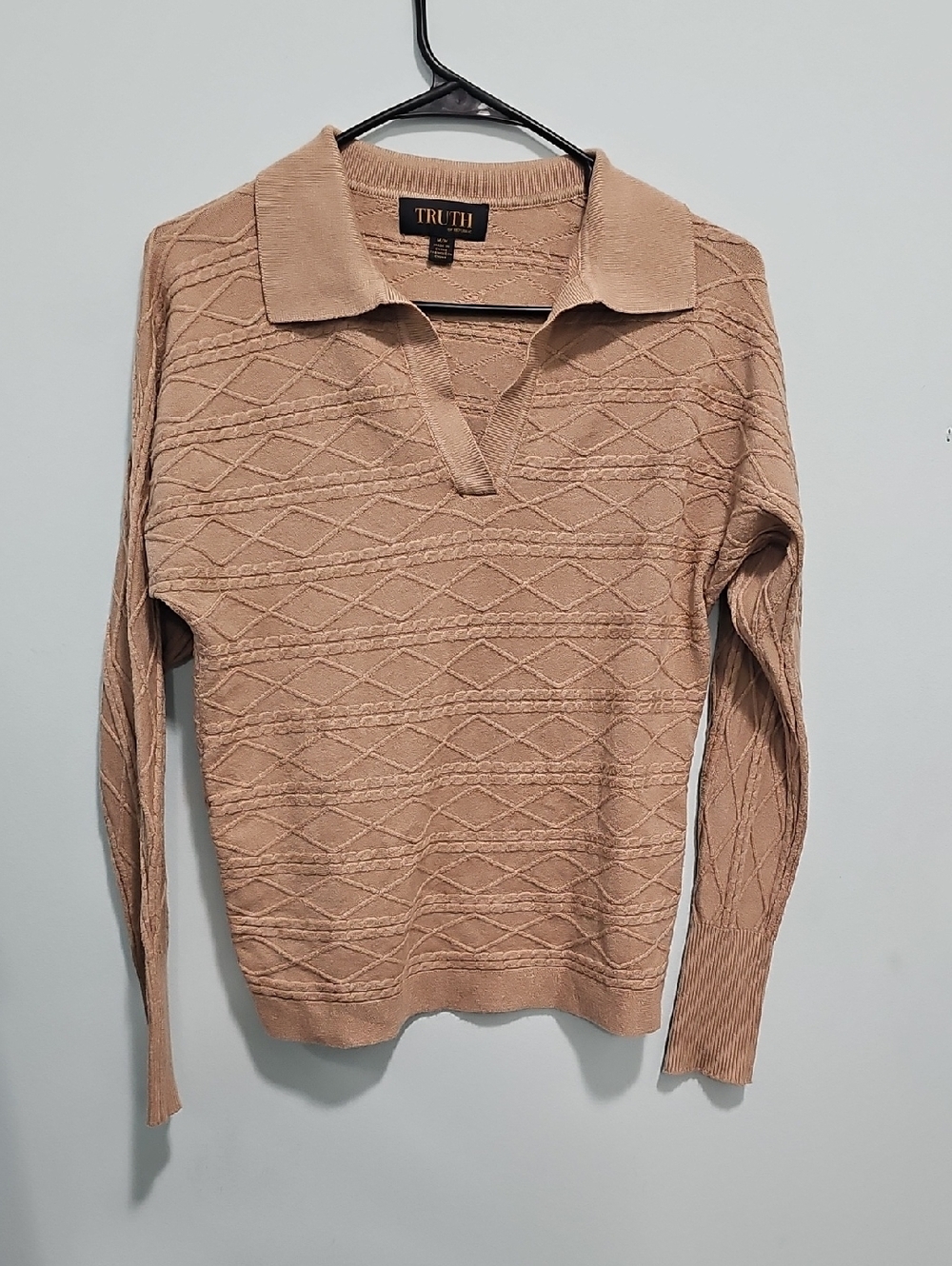 Women's New Size Medium Truth Tan Textured V‑Neck Collared Sweater